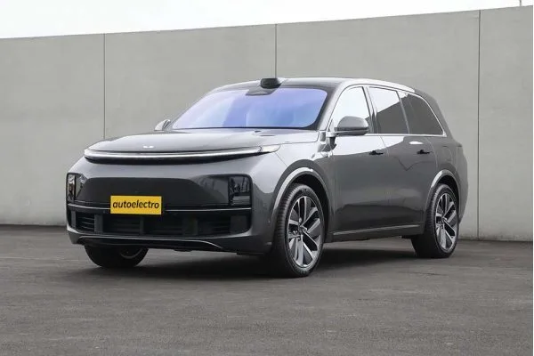 Гибридный автомобиль Li L9