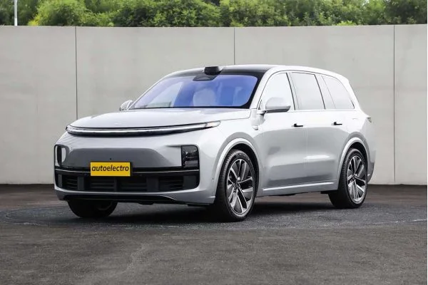 Гибридный автомобиль Li L9