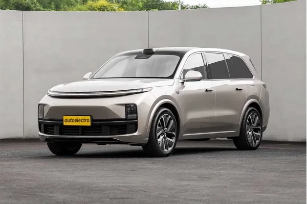 Гибридный автомобиль Li L9