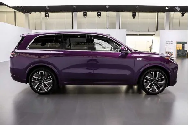 Гибридный автомобиль Li L9