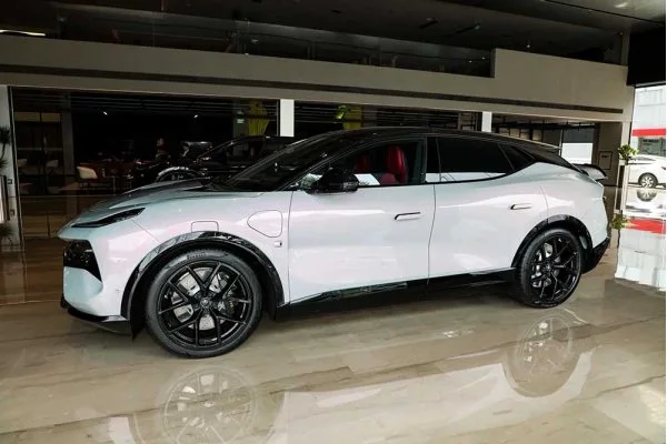 Электромобиль Lotus Eletre