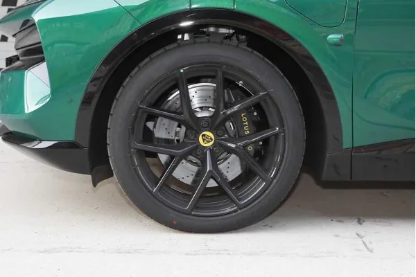 Электромобиль Lotus Eletre