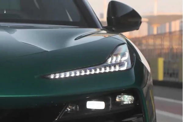 Электромобиль Lotus Eletre