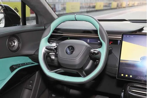 Электромобиль Lotus Eletre