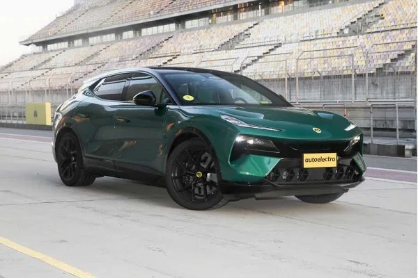 Электромобиль Lotus Eletre