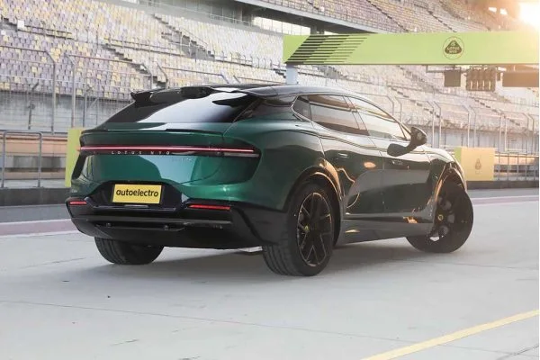 Электромобиль Lotus Eletre