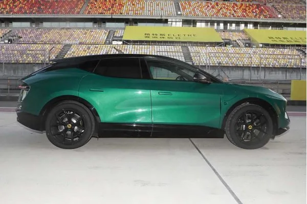 Электромобиль Lotus Eletre