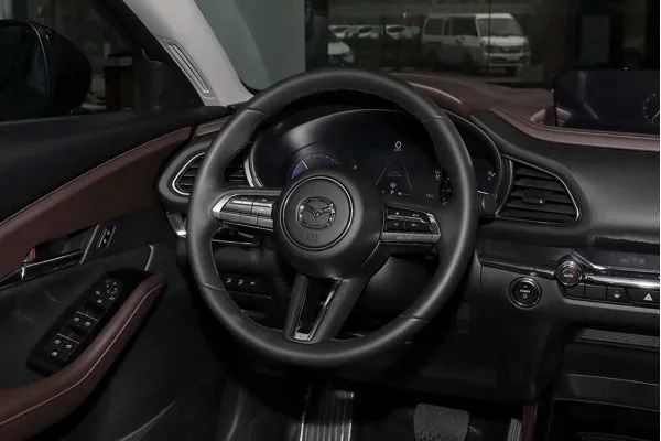 Электромобиль Mazda CX-30 EV