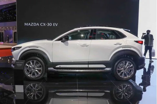 Электромобиль Mazda CX-30 EV