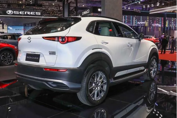 Электромобиль Mazda CX-30 EV