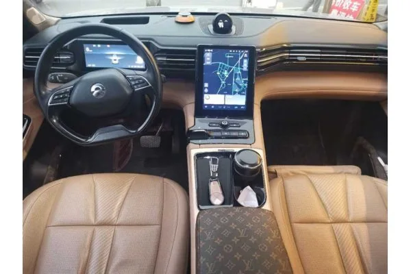 Электромобиль NIO ES8