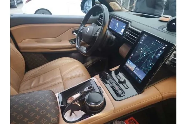 Электромобиль NIO ES8