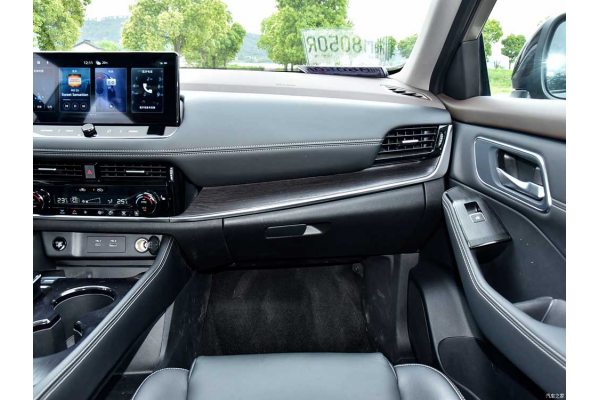 Гибридный автомобиль Nissan X-Trail E-Power