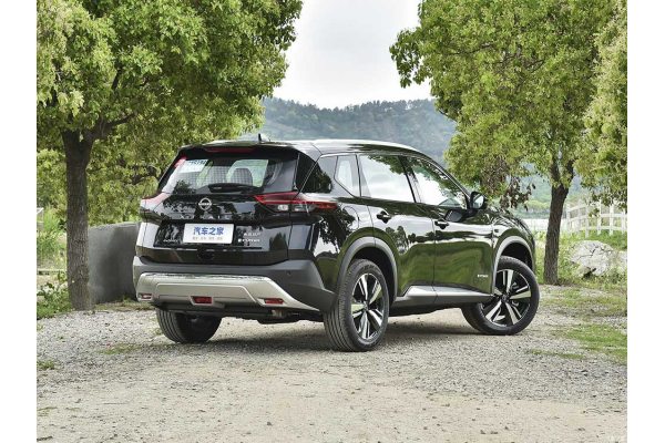 Гибридный автомобиль Nissan X-Trail E-Power