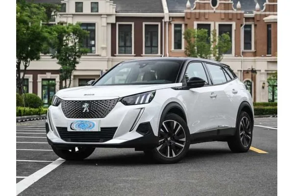 Электромобиль Peugeot e-2008