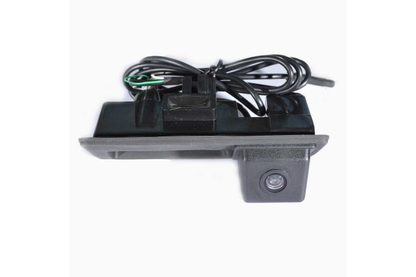 Камера заднего вида для Audi A3, A4, A5, A6, Q5, Porsche Cayenne, VW Tiguan, Touareg, Touran, Jetta, Golf+ Prime-X TR-03 RGB IPAS