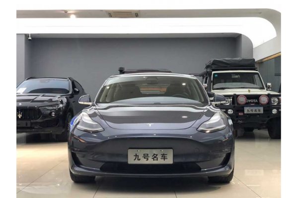Електромобіль Tesla Model 3  (Performance)