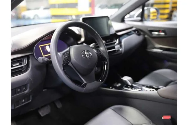 Электромобиль Toyota C-HR EV (премиум версия) б/у