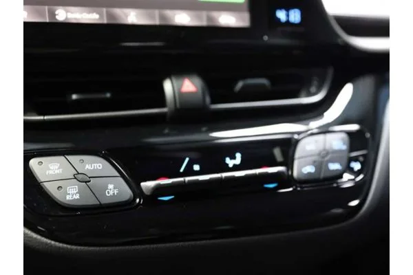 Электромобиль Toyota C-HR EV (премиум версия) б/у