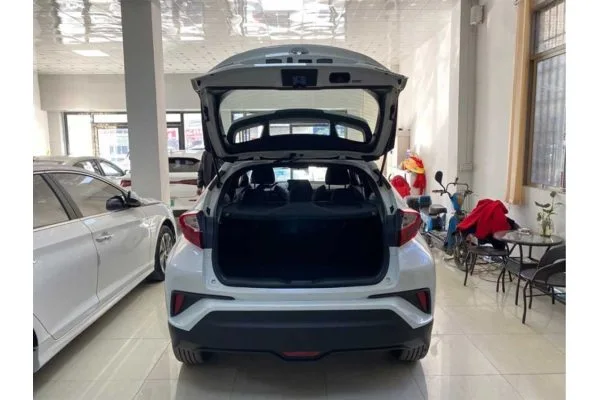 Електромобіль Toyota C-HR EV (базова версія)