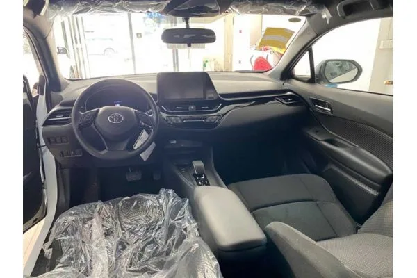 Електромобіль Toyota C-HR EV (базова версія)