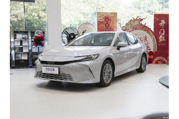 Гибридный автомобиль Toyota Camry 80 Hybrid