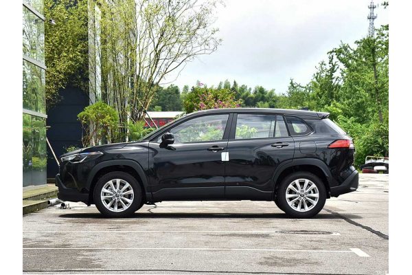 Гибридный автомобиль Toyota Corolla Cross Hybrid