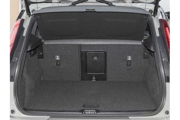 Електромобіль Volvo XC40 Recharge