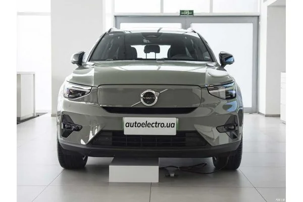 Електромобіль Volvo XC40 Recharge