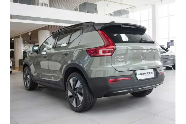 Електромобіль Volvo XC40 Recharge