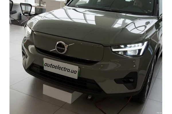 Електромобіль Volvo XC40 Recharge