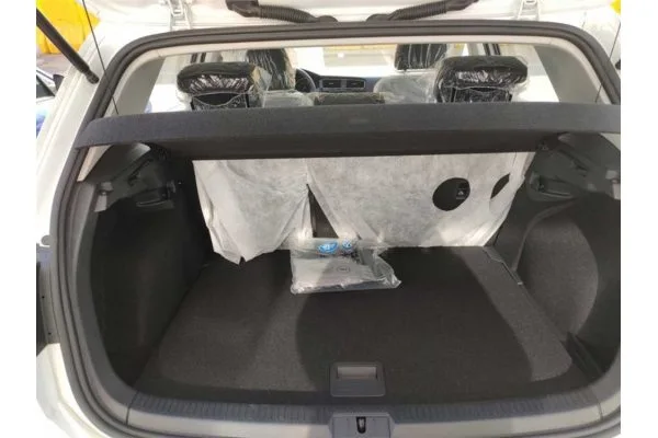 Электромобиль Volkswagen e-Golf (базовая комплектация)