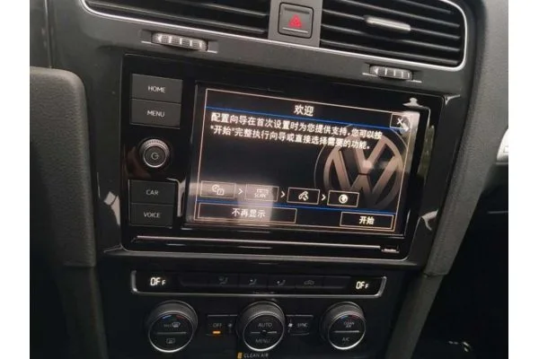 Электромобиль Volkswagen e-Golf (базовая комплектация)