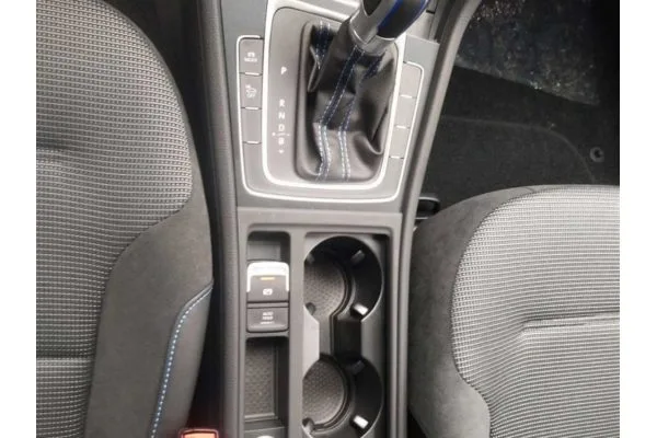 Электромобиль Volkswagen e-Golf (базовая комплектация)