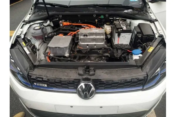 Электромобиль Volkswagen e-Golf (базовая комплектация)