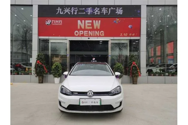 Електромобіль Volkswagen e-Golf (максимальна комплектація)