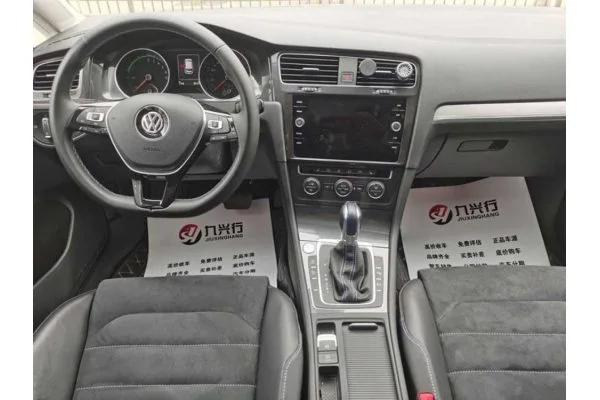 Електромобіль Volkswagen e-Golf (максимальна комплектація)