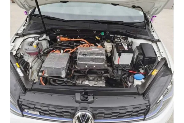 Електромобіль Volkswagen e-Golf (максимальна комплектація)