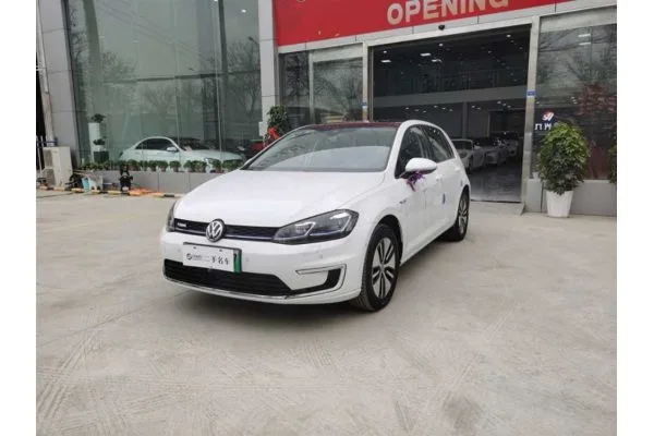 Електромобіль Volkswagen e-Golf (максимальна комплектація)