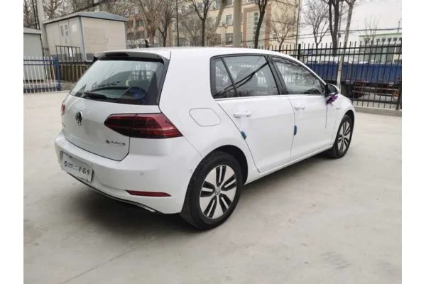 Електромобіль Volkswagen e-Golf (максимальна комплектація)