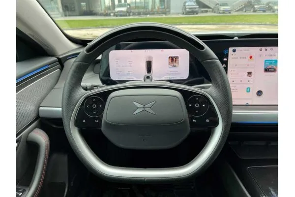 Электромобиль Xpeng P7 (4WD)