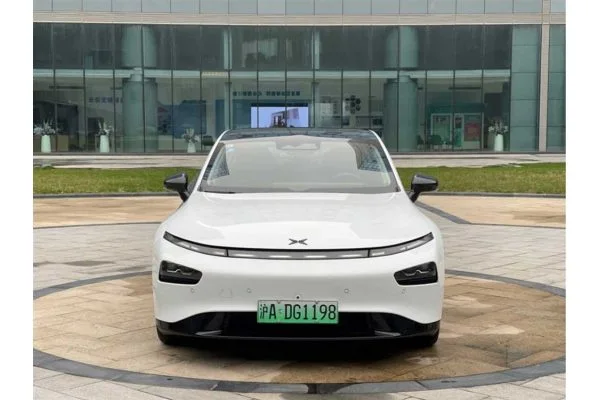 Электромобиль Xpeng P7 (4WD)