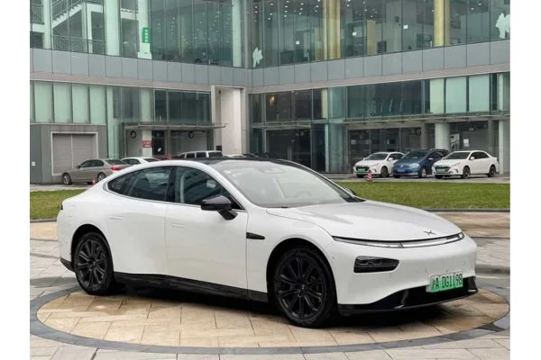 Электромобиль Xpeng P7 (4WD)