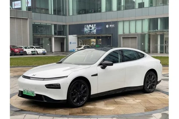 Электромобиль Xpeng P7 (4WD)