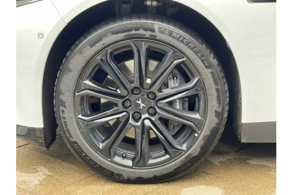 Электромобиль Xpeng P7 (4WD)