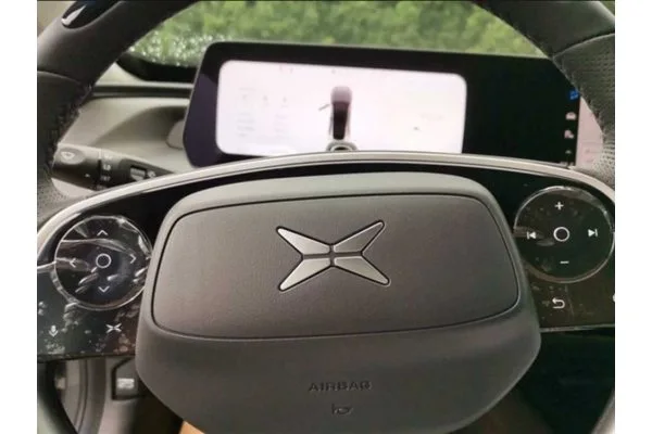 Электромобиль Xpeng P7 (4WD)