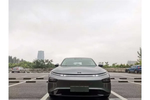 Электромобиль Xpeng P7 (4WD)