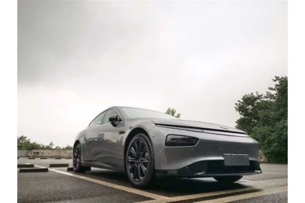 Электромобиль Xpeng P7 (4WD)