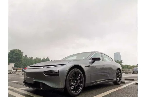 Электромобиль Xpeng P7 (4WD)