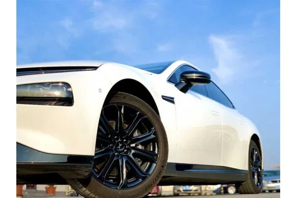 Электромобиль Xpeng P7 (4WD)